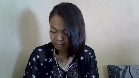 Sarah online show from October 6, 2025, 2:31 am