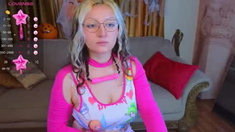 Hot Candy online show from October 18, 2025, 5:43 am