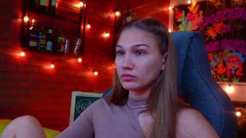 Snapshot of sweety_emilya chatting on May 8, 2026, 5:46 am Emily online show from May 8, 2026, 5:46 am