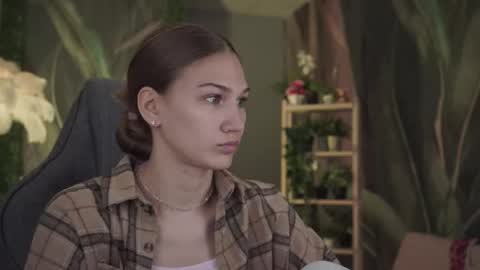 Snapshot of sweety_emilya chatting on June 2, 2026, 8:16 am Emily online show from June 2, 2026, 8:16 am