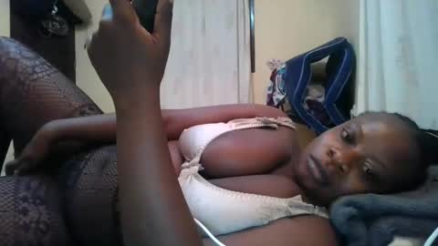 sweetyass25 online show from June 1, 2026, 6:31 pm