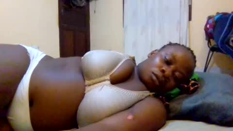 Snapshot of sweetyass25 chatting on July 2, 2026, 6:25 pm sweetyass25 online show from July 2, 2026, 6:25 pm