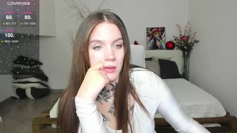 Aiza online show from October 13, 2025, 9:42 am