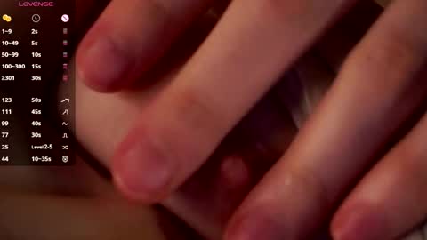 Snapshot of sweetyoops chatting on April 5, 2026, 5:43 pm Astrid online show from April 5, 2026, 5:43 pm