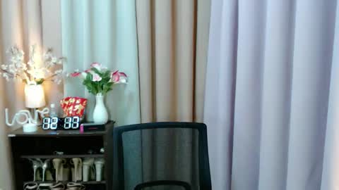 Megan online show from November 18, 2025, 4:17 am