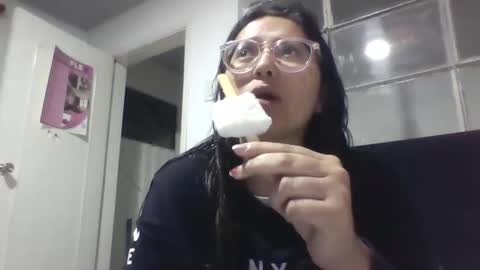 sweetyypeach online show from February 13, 2025, 12:57 am