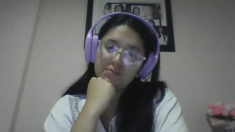 sweetyypeach online show from February 18, 2025, 4:04 am