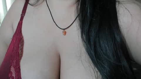 Snapshot of sweewoman_ chatting on January 18, 2025, 2:12 pm Miranda online show from January 18, 2025, 2:12 pm