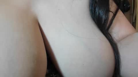 Snapshot of sweewoman_ chatting on June 10, 2026, 1:43 pm Miranda online show from June 10, 2026, 1:43 pm