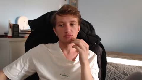 Cat online show from January 17, 2026, 12:43 pm