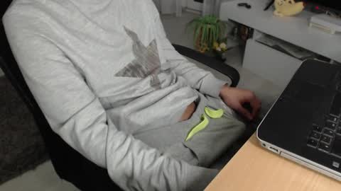 SwetLittleBoy4u online show from November 11, 2025, 4:56 am