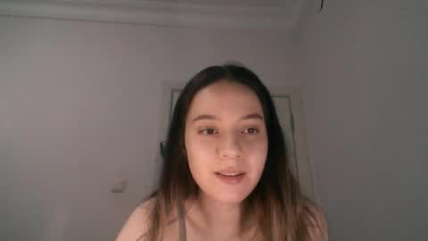 nur online show from September 17, 2025, 7:48 pm