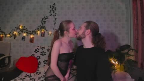 Snapshot of swiity_room_ chatting on May 7, 2026, 6:35 pm Slavik Vikulik online show from May 7, 2026, 6:35 pm