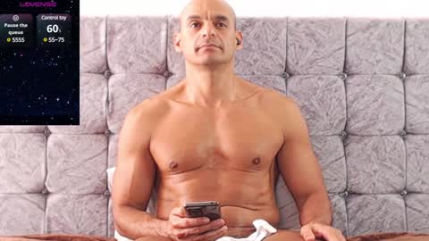 Snapshot of swimmer_summer chatting on January 27, 2025, 3:07 pm ------- Hi Im Willy follow me do not forget to put the thumb up online show from January 27, 2025, 3:07 pm