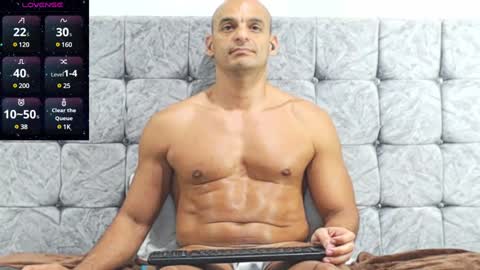 Snapshot of swimmer_summer chatting on January 28, 2025, 2:21 am ------- Hi Im Willy follow me do not forget to put the thumb up online show from January 28, 2025, 2:21 am