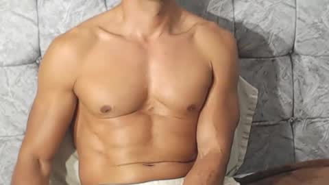 Snapshot of swimmer_summer chatting on November 18, 2025, 11:59 pm ------- Hi Im Willy follow me do not forget to put the thumb up online show from November 18, 2025, 11:59 pm