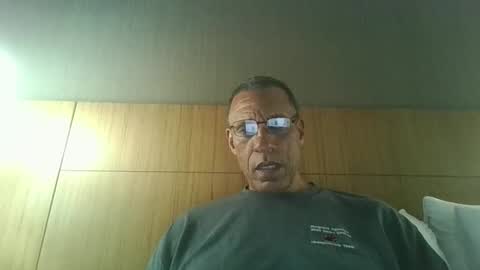 swimmerbod2495 online show from March 31, 2026, 2:24 am