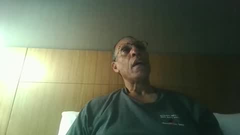 swimmerbod2495 online show from April 2, 2026, 1:36 am