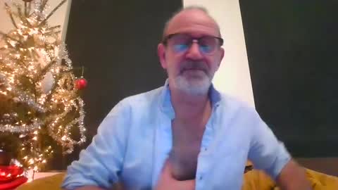 swimmi70 online show from January 15, 2025, 6:29 pm