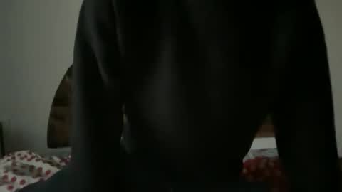 Snapshot of swissix chatting on October 18, 2025, 4:08 pm Rocco online show from October 18, 2025, 4:08 pm