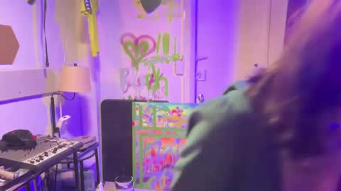 switchinjay online show from September 25, 2025, 8:07 am