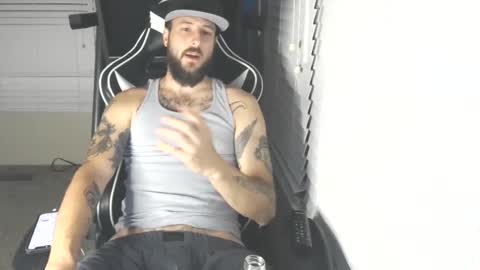 swoozy_ online show from October 7, 2025, 12:30 am