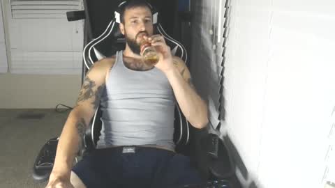 swoozy_ online show from October 9, 2025, 12:30 am