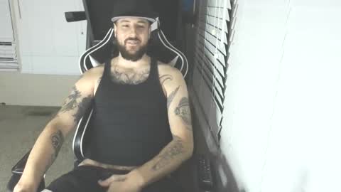 swoozy_ online show from November 19, 2025, 1:38 am