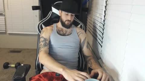 swoozy_ online show from December 3, 2025, 2:08 am