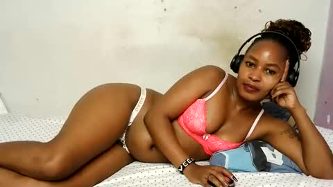 Snapshot of swt_bby chatting on May 31, 2026, 6:53 am swt_bby online show from May 31, 2026, 6:53 am
