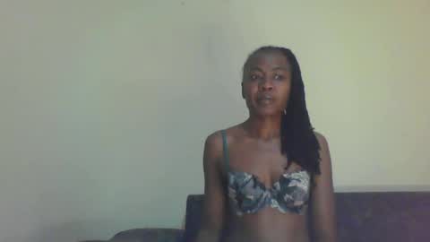 Snapshot of swtebony1 chatting on February 1, 2025, 11:37 pm ALICIA online show from February 1, 2025, 11:37 pm