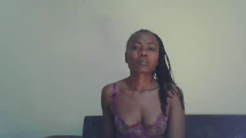 Snapshot of swtebony1 chatting on February 17, 2025, 10:25 pm ALICIA online show from February 17, 2025, 10:25 pm