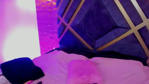 Snapshot of sydney_miller_ chatting on May 6, 2026, 11:32 pm Sydney online show from May 6, 2026, 11:32 pm