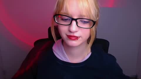 Syfer online show from November 27, 2025, 1:24 pm