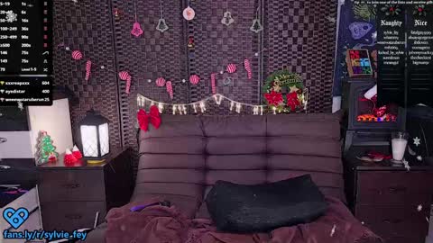 Snapshot of sylvie_fey chatting on December 25, 2024, 3:08 am Sylvie online show from December 25, 2024, 3:08 am
