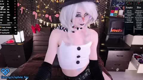 Snapshot of sylvie_fey chatting on December 28, 2024, 3:26 am Sylvie online show from December 28, 2024, 3:26 am