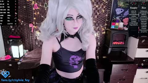 Snapshot of sylvie_fey chatting on December 30, 2024, 12:43 am Sylvie online show from December 30, 2024, 12:43 am