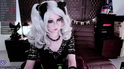 Snapshot of sylvie_fey chatting on January 11, 2025, 3:13 am Sylvie online show from January 11, 2025, 3:13 am