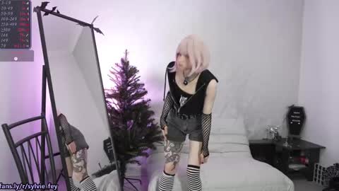 Snapshot of sylvie_fey chatting on November 29, 2025, 4:26 am Sylvie online show from November 29, 2025, 4:26 am