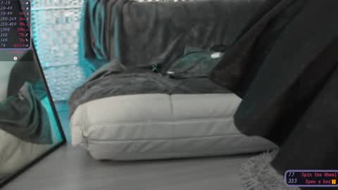 Sylvie online show from March 17, 2026, 2:27 am