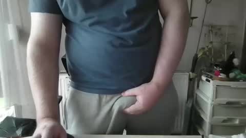 sympon1e online show from March 31, 2026, 3:23 pm