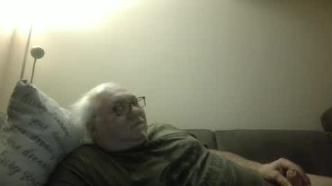 synek65 online show from December 15, 2024, 9:20 pm