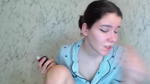 SyrenDixon online show from December 18, 2025, 10:10 am