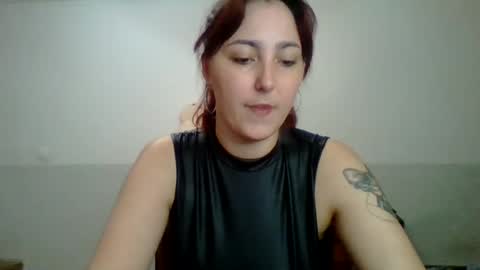 Sarah online show from September 10, 2025, 3:01 pm