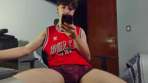 Snapshot of t0n3r chatting on February 11, 2026, 12:15 am TONER online show from February 11, 2026, 12:15 am