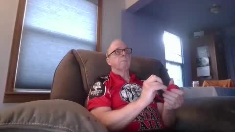 tacrunner66_ online show from February 25, 2025, 1:20 am