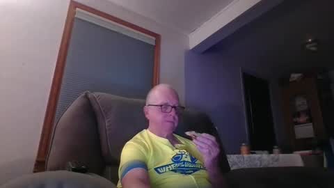 tacrunner66_ online show from October 10, 2025, 4:00 am