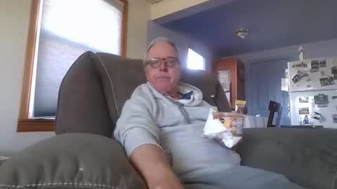 Snapshot of tacrunner66_ chatting on April 8, 2026, 8:09 pm tacrunner66_ online show from April 8, 2026, 8:09 pm