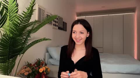 Mary online show from September 12, 2025, 9:31 am
