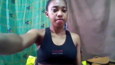 Snapshot of tahiriniah chatting on February 20, 2025, 7:34 am tahiriniah online show from February 20, 2025, 7:34 am